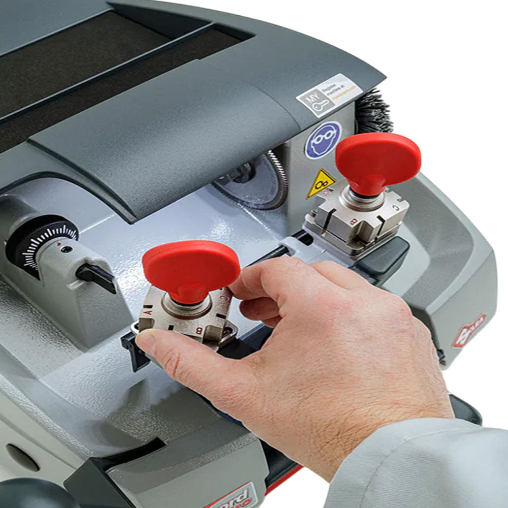 ILCO Rekord Pro S User-friendly Key Cutting Machine for Flat and Cruciform Keys